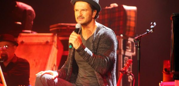 A favor de Arjona