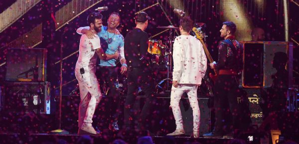 The Chainsmokers publica tema con Coldplay