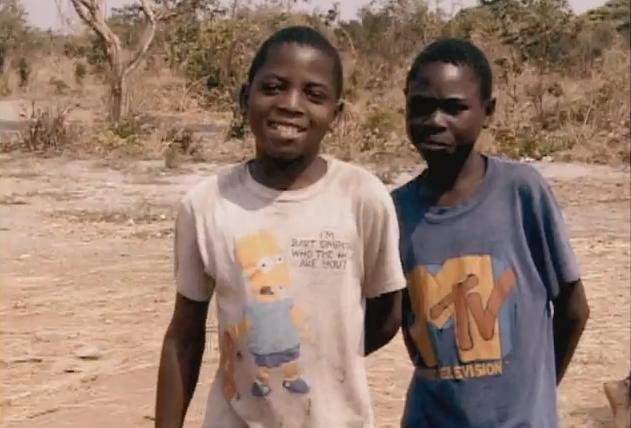 Zambia: miseria y poleras con logos gringos