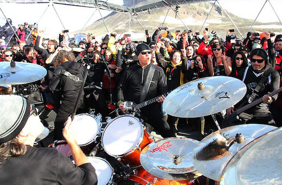 Mira completo el concierto de Metallica en la Antártida