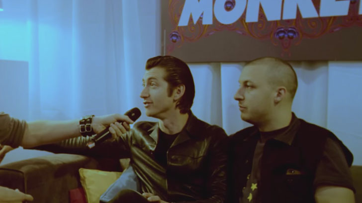 Arctic Monkeys lanza registro de su paso por Sudamérica